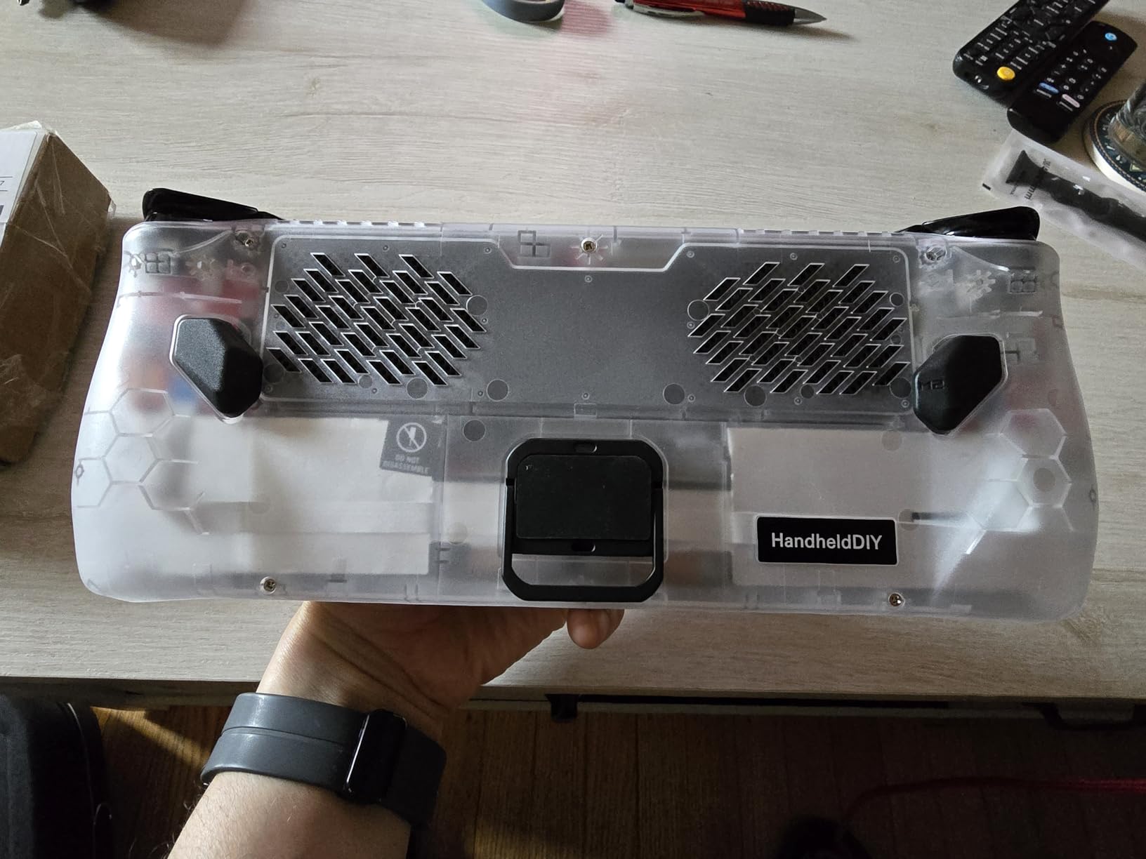 Best Use Cases of a ROG Ally Modcase: Travel, Docked Play & Daily Protection